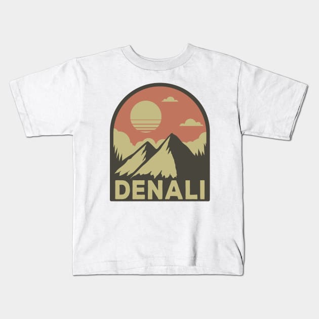 denali national park  mountains Kids T-Shirt by hardy 